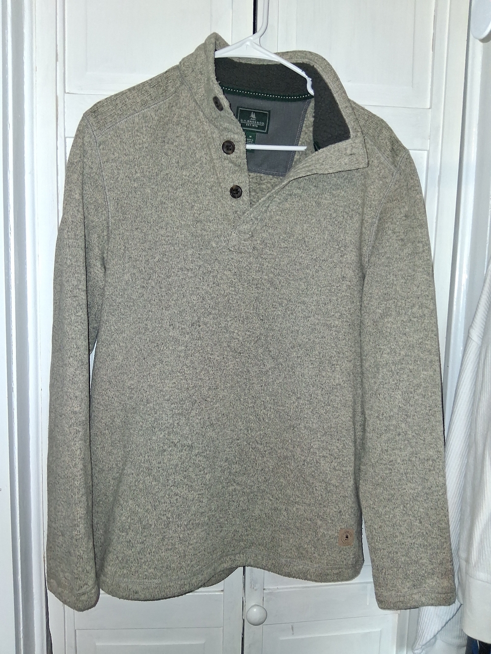 G.H. Bass & Co. Men's Crewneck Sweater Pullover in Heather Gray
